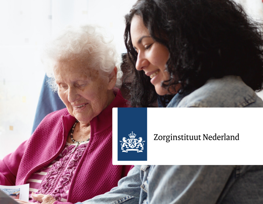 Oude vrouw met verzorger, en daarop het logo van ZorgInstituut nederland